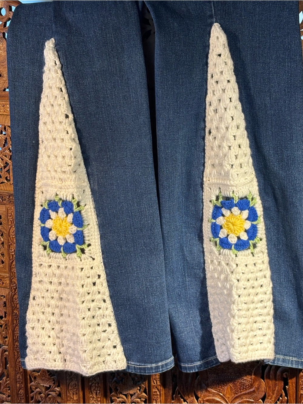 Gloria Vanderbilt Blue Denim Wide Leg Jeans with Cream Crochet Panels